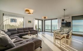 Myflat Coral 52 Duplex Penthouse